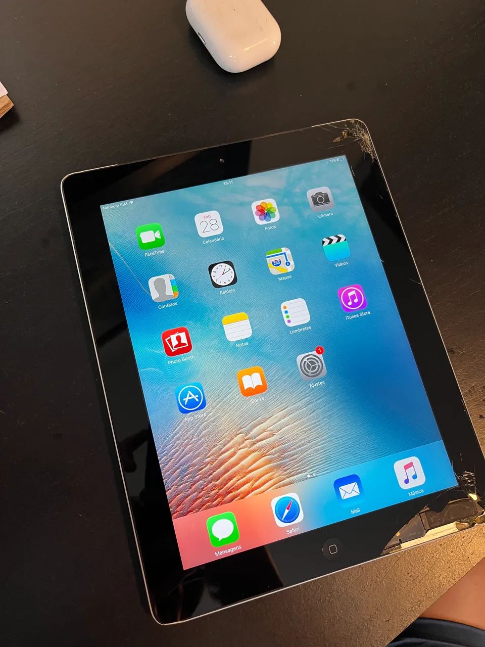 iPad Apple MUITO BARATO - funcionando, só tela quebrada! - Foto 2