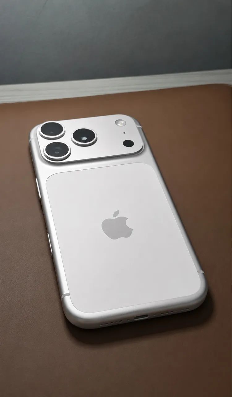 iPhone 17 Promax Silver 256GB - Celulares e Smartphones - Canto do