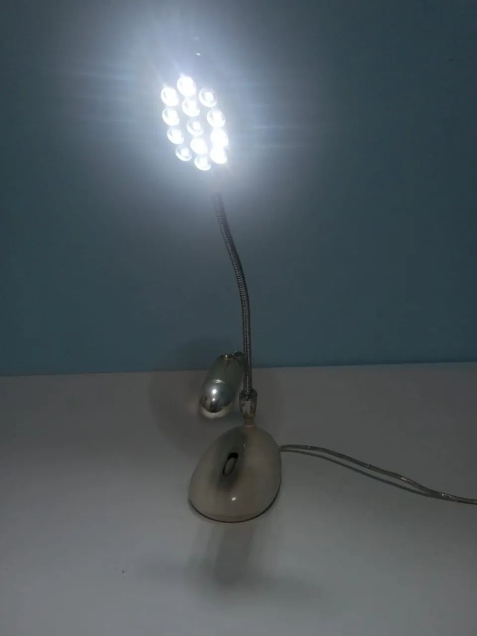 Luminária de Mesa USB - Foto 4