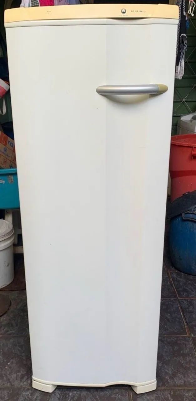 Freezer vertical branco 