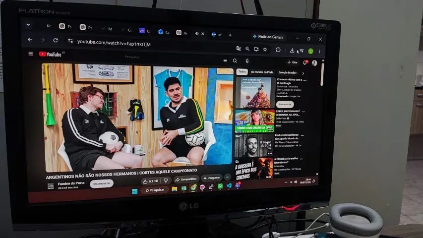 Monitor LG de 19 Polegadas com Entradas VGA e DVI Funcionando Perfeitamente Barato