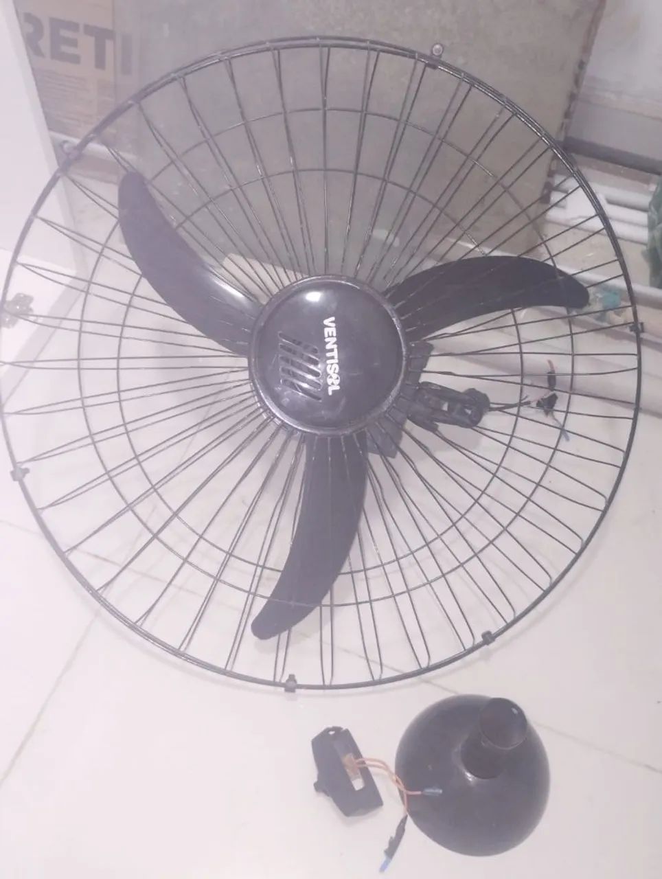 Vendo ventilador de parede semi novo