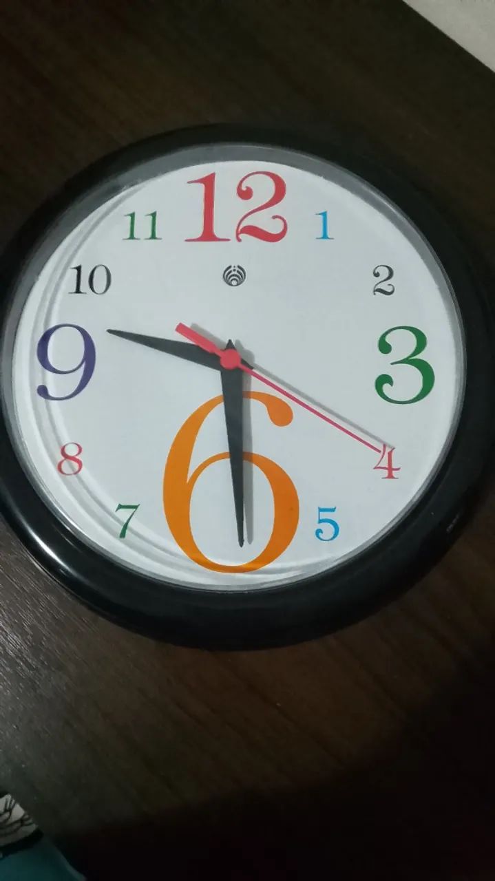 Relógio de parede lindo
