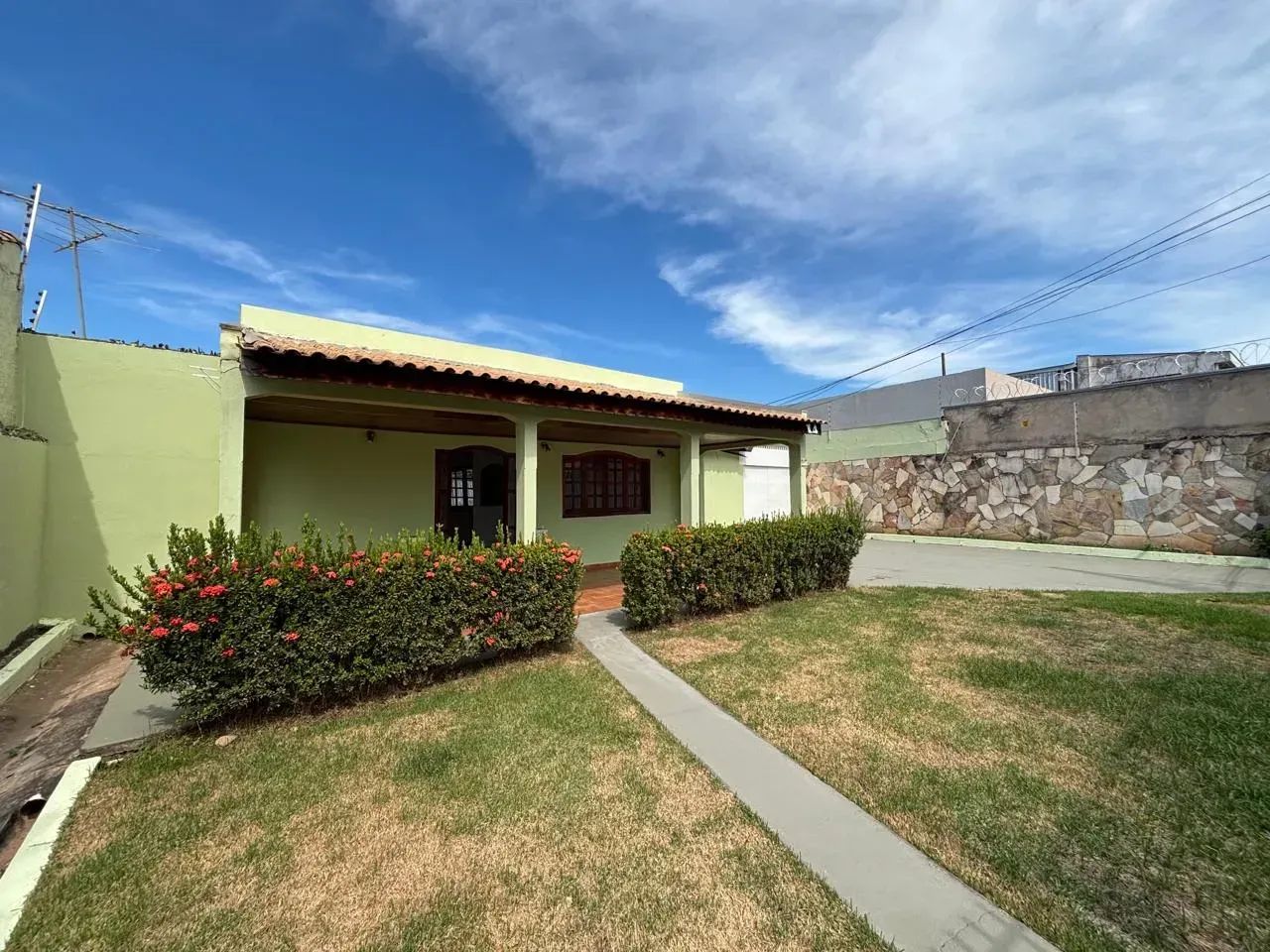 CASA PARA LOCAÇÃO | JARDIM TROPICAL  CUIABÁ/MT