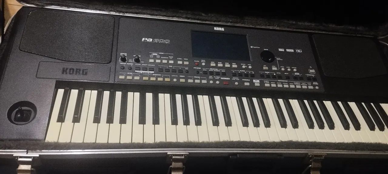 Korg pa 600