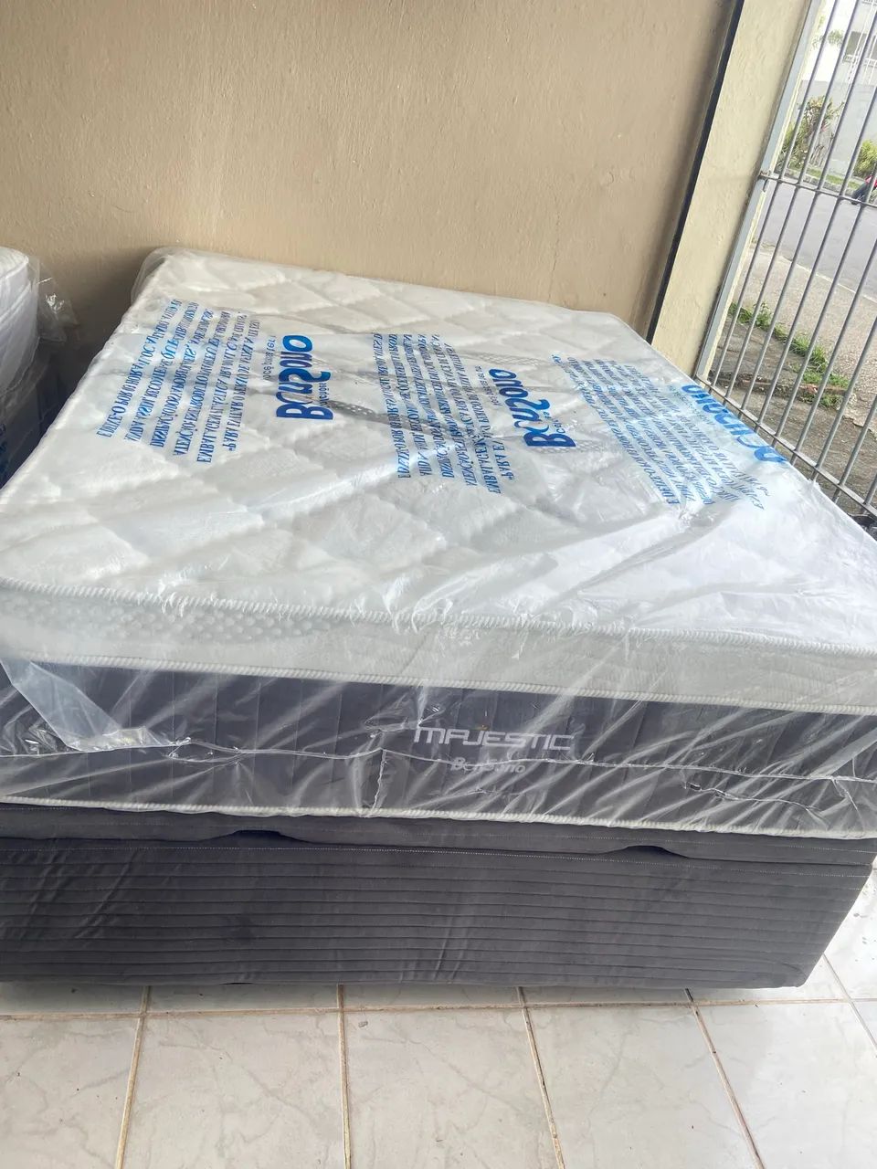 BOX BAÚ CASAL MAIS COLCHÃO EM MOLAS