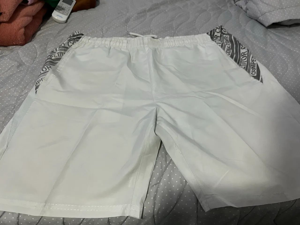 Short Esportivo Tactel Branco com Lateral Estampada Competitor - Foto 4