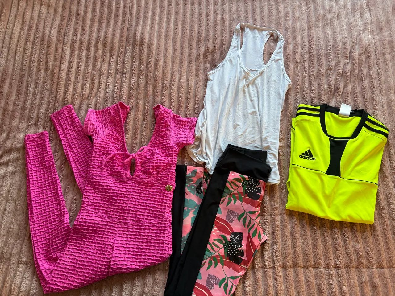 PACOTE: 20 peças de roupa!!  - Foto 2
