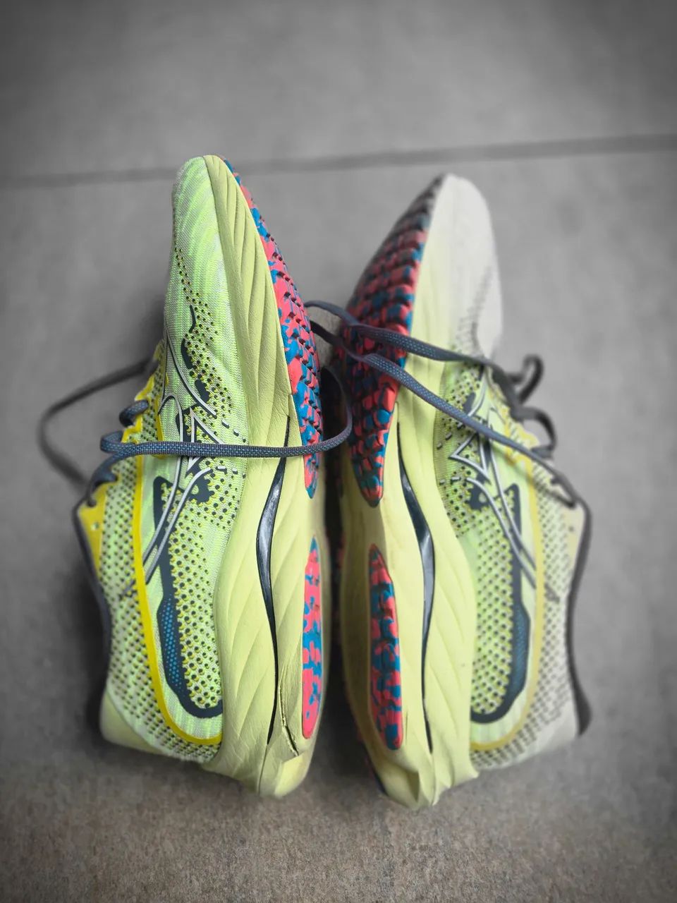  Vendo tenis de corrida Mizuno n° 43 - Foto 4