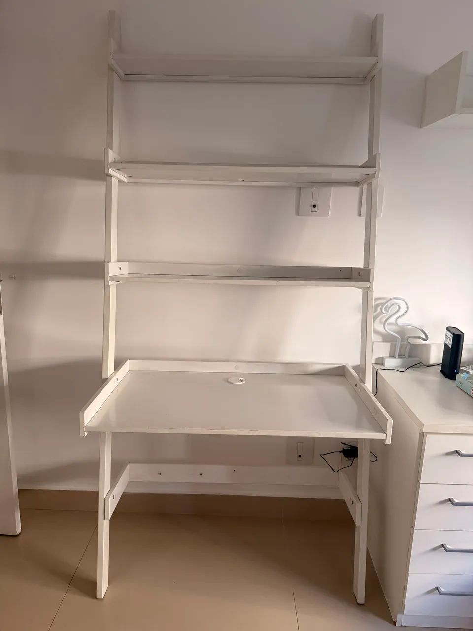 Estante / Escrivaninha 
