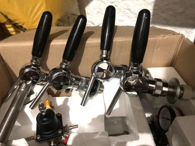 4 torneiras Belga de chope semi novas