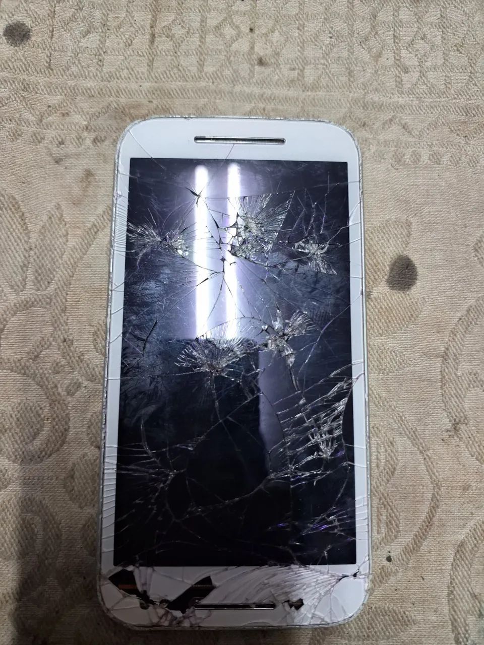 celular samsung. branco. não sei o defeito nem o modelo  - Foto 2