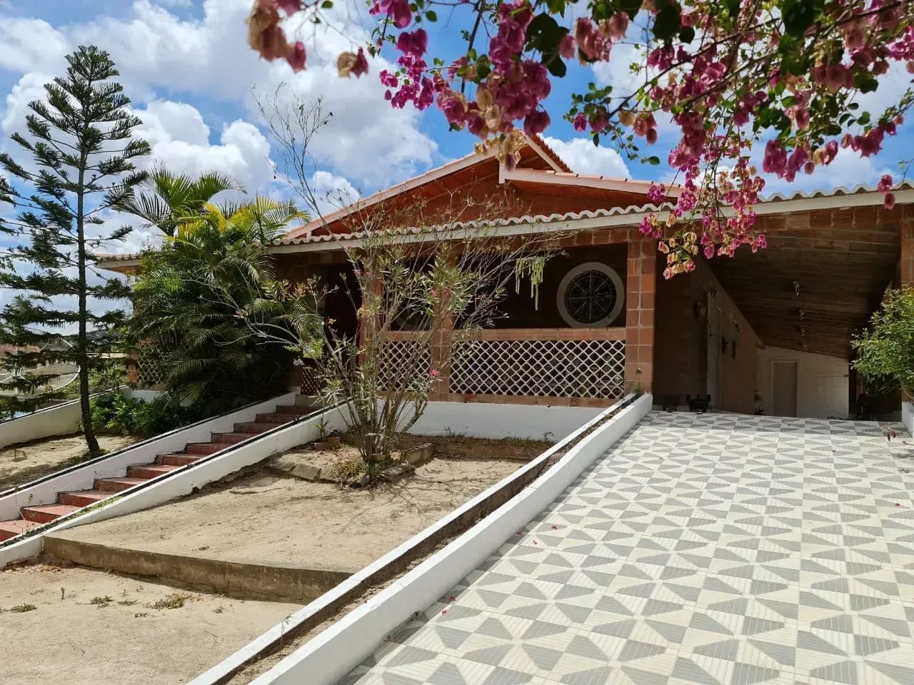 VENDO ou ALUGO Casa - Chácara em Gravatá-PE