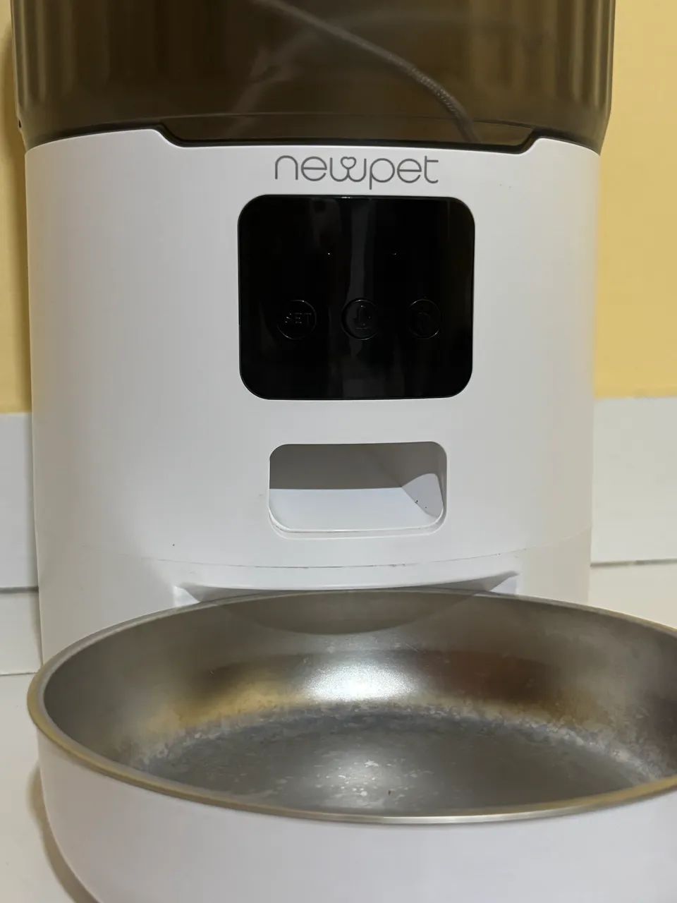 Comedouro elétrico 