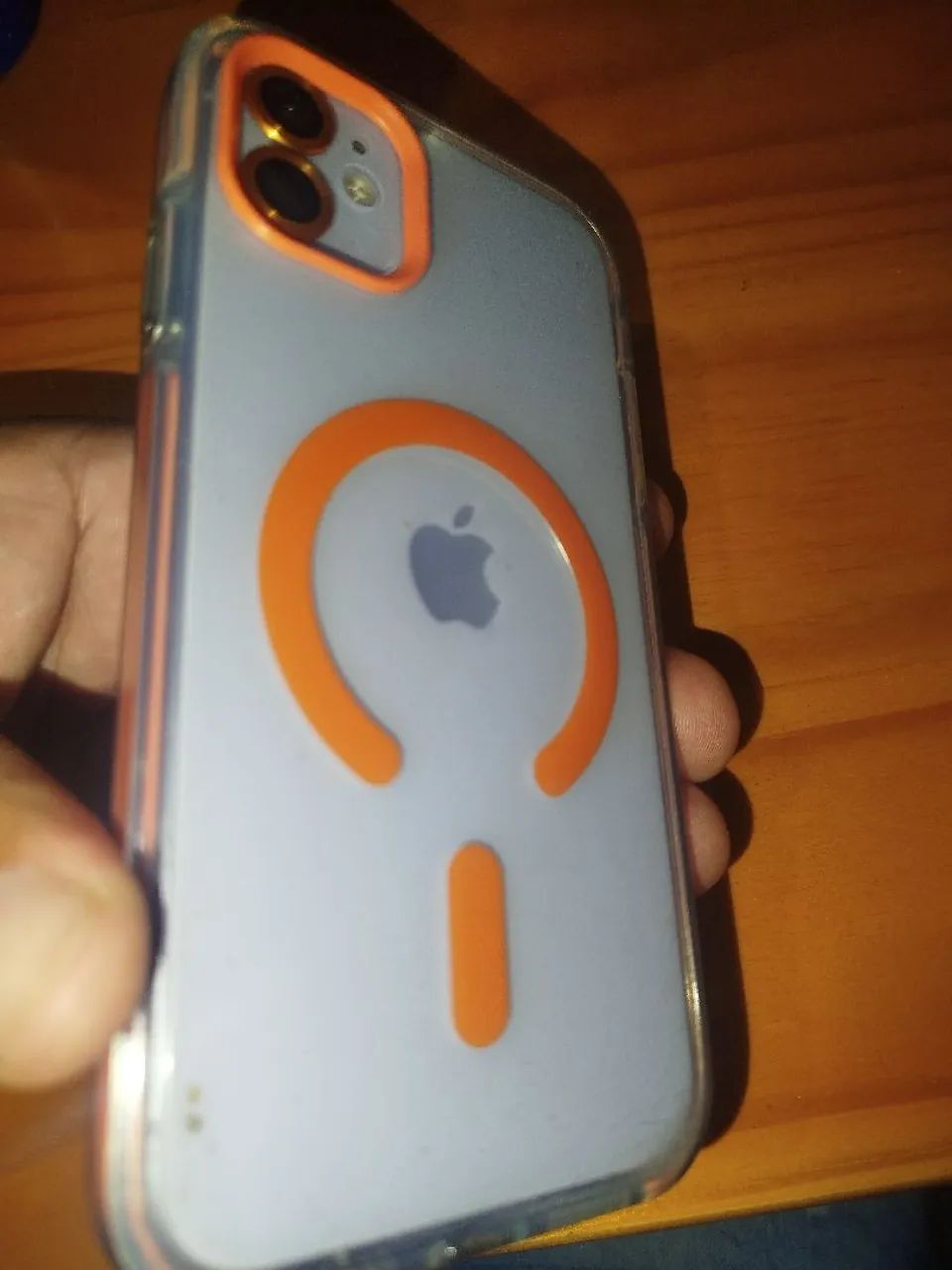 iPhone 11 muito conservado pra venda ou troca com volta sua. - Foto 2
