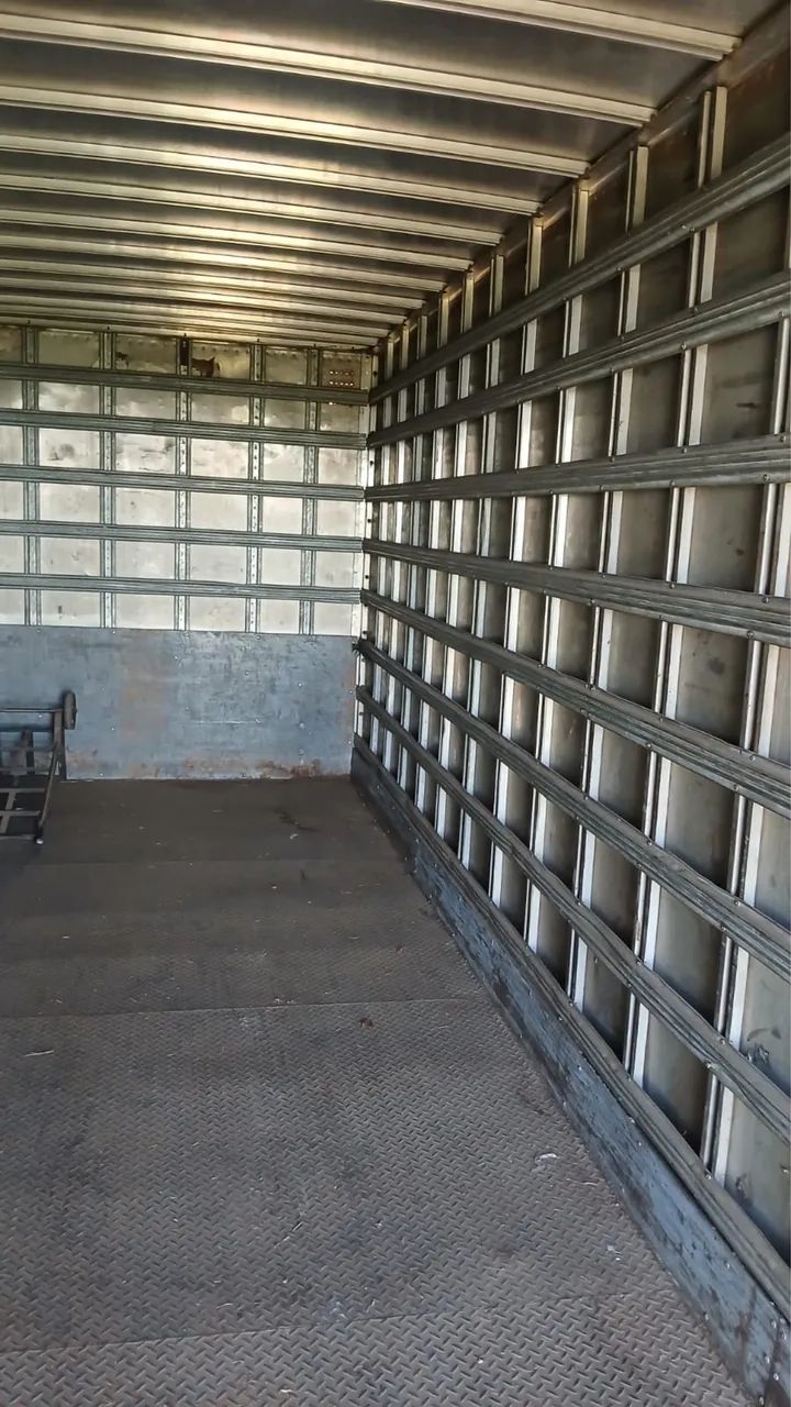 Vende-se baú para caminhão  - Foto 6