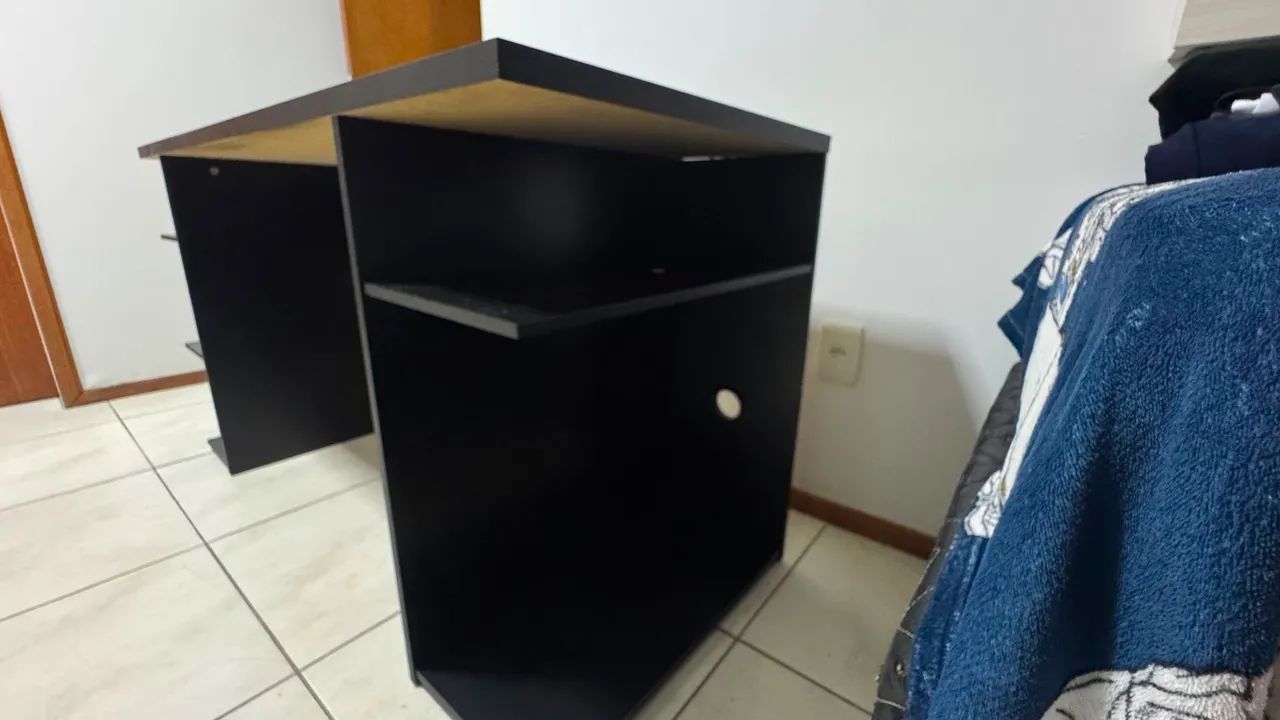 Mesa de escritório preta - Foto 4