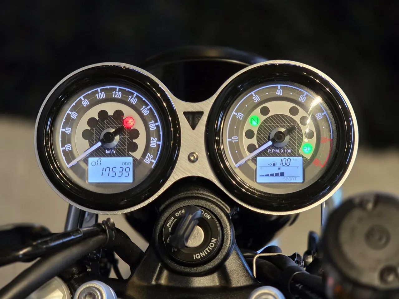 TRIUMPH SPEED TWIN  - Foto 5