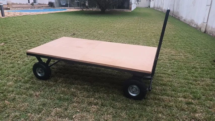 Carrinho plataforma extremamente reforçado