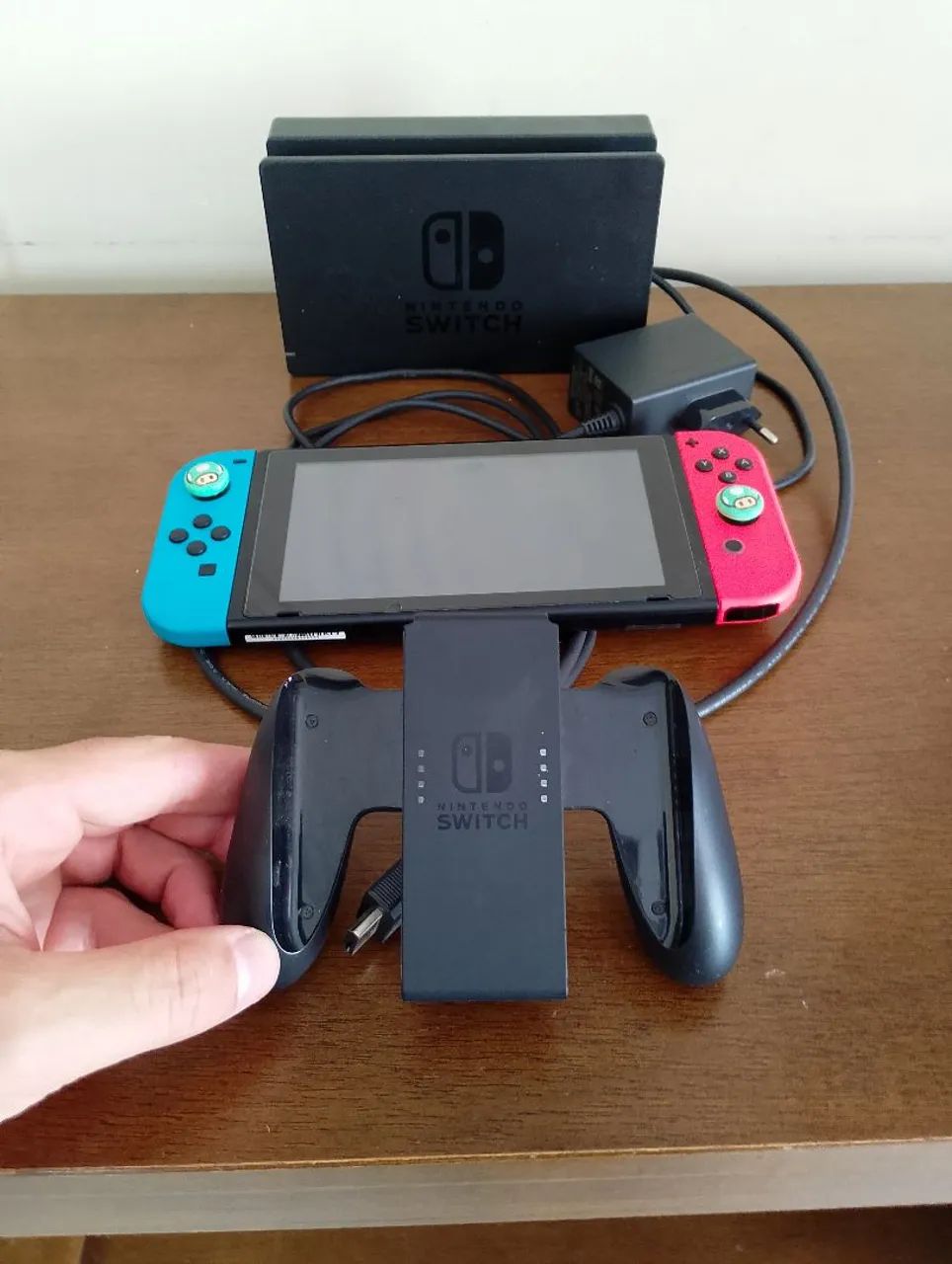 Nintendo Switch + Super Mario Bros 