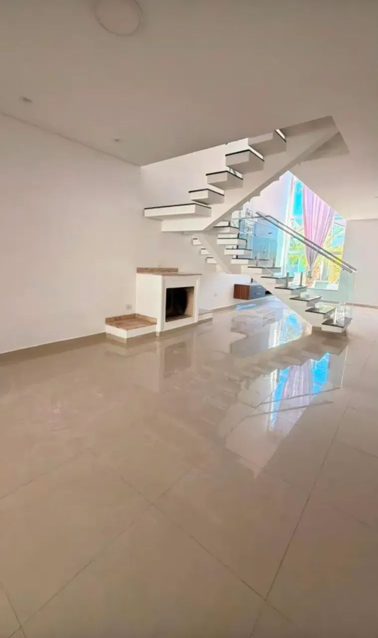 Sobrado para aluguel com 300 metros quadrados com 4 quartos