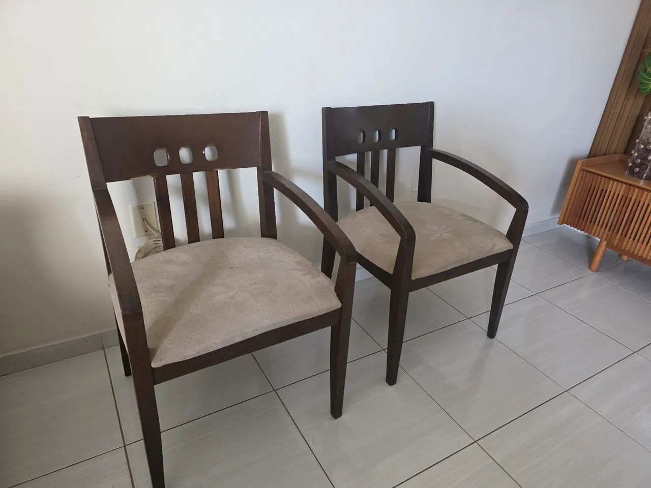 CADEIRAS POLTRONAS SALA