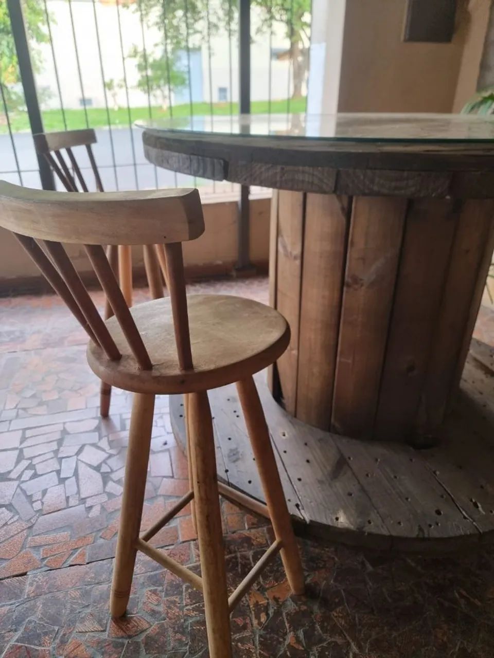 Mesa Carretel com Tampo de Vidro - Foto 3