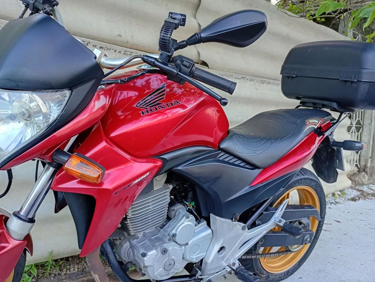 CB300 2013 CONSERVADA 
