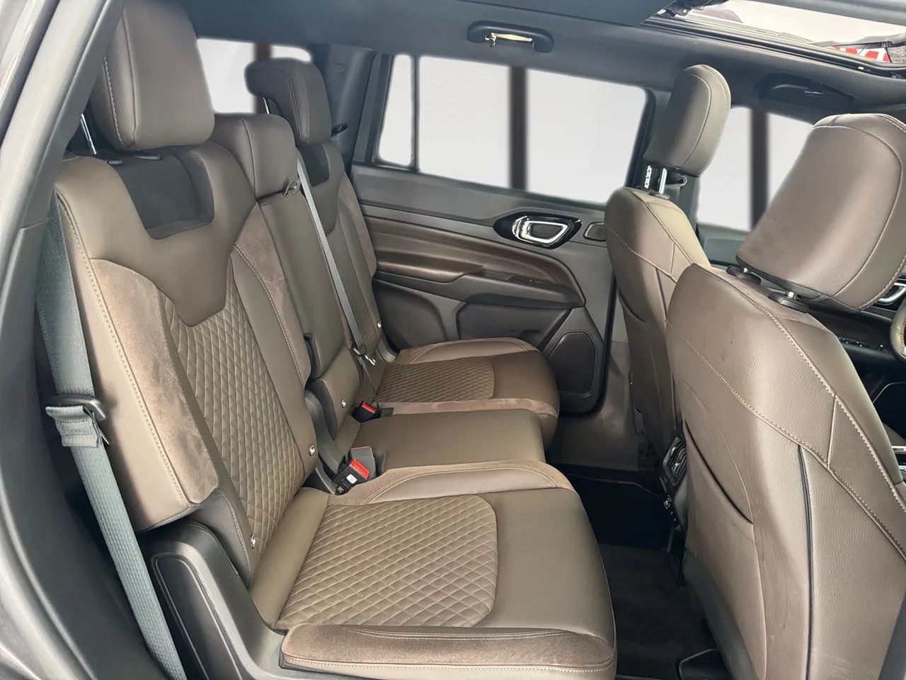 Jeep Commander Overl. TD380 2.0 4x4 Die. Aut., foto 13 de 17