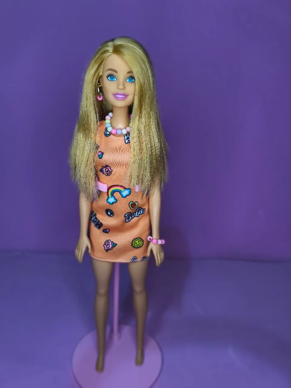 Boneca Barbie básica usada