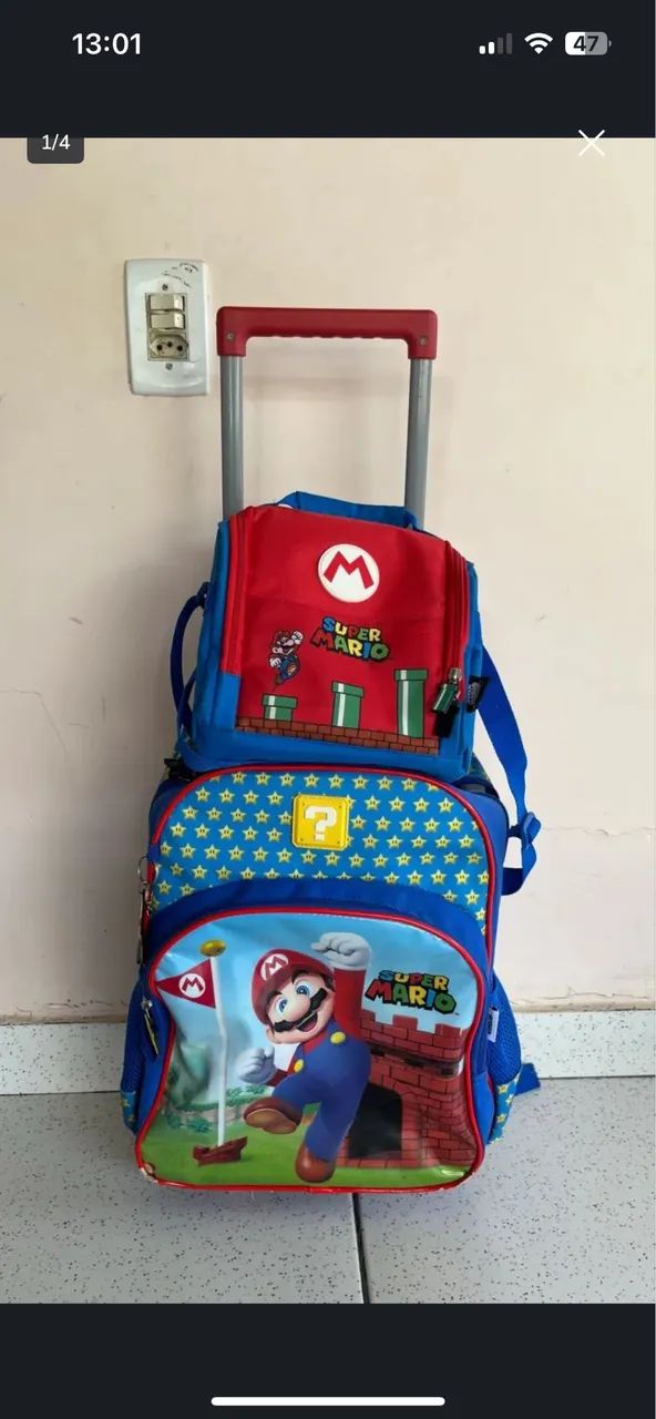 Mochila escolar de rodinha com lancheira do super Mário bros  - Foto 4