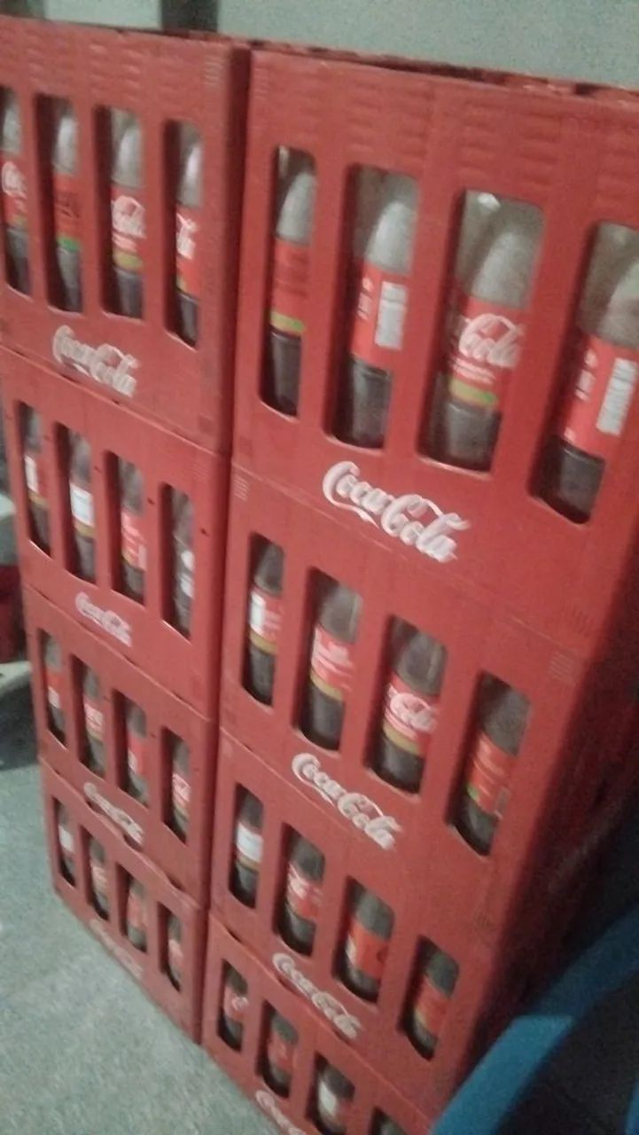 Caixa de coca  retornável completa 50 cada vendo 9 completa  - Foto 2
