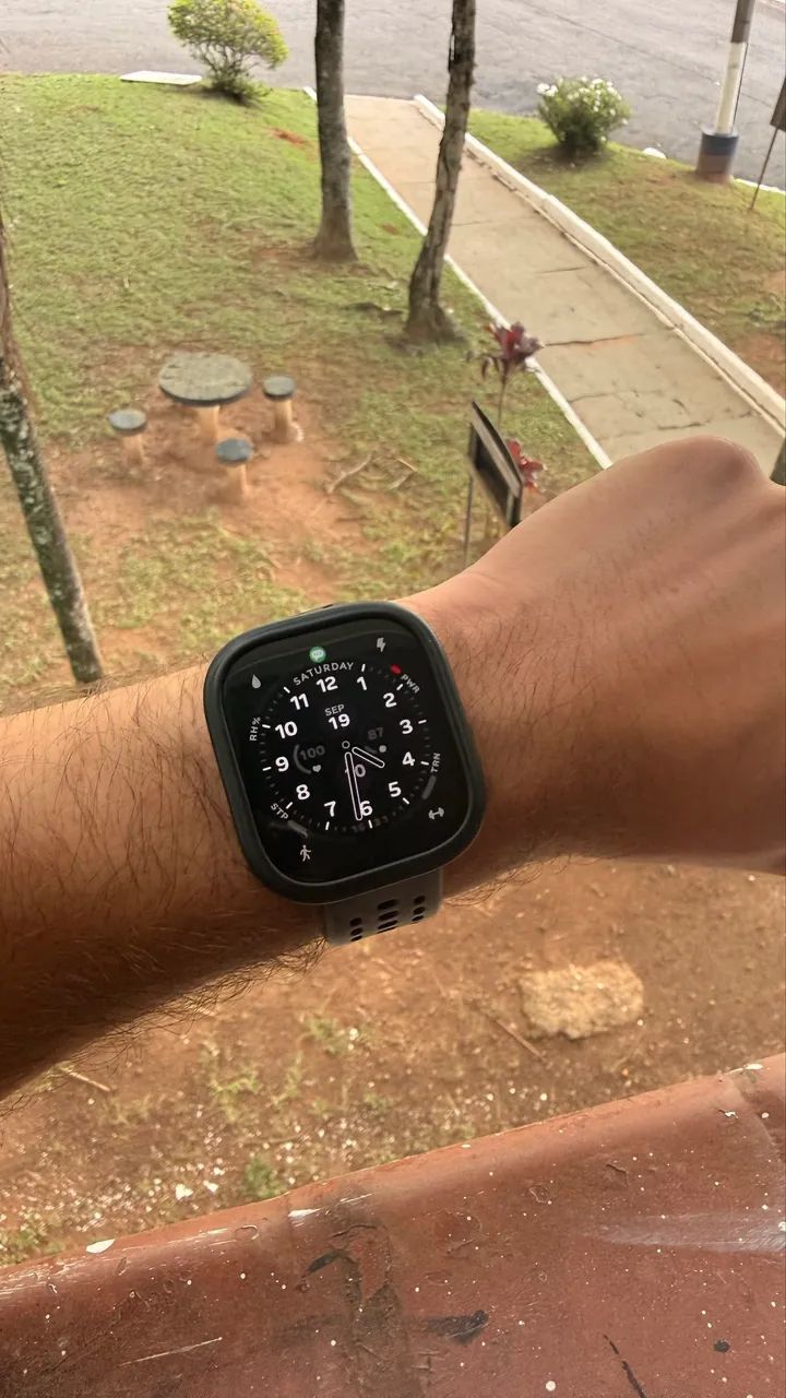 Amazfit bip 6 | impecável | pouco uso | com capa. 