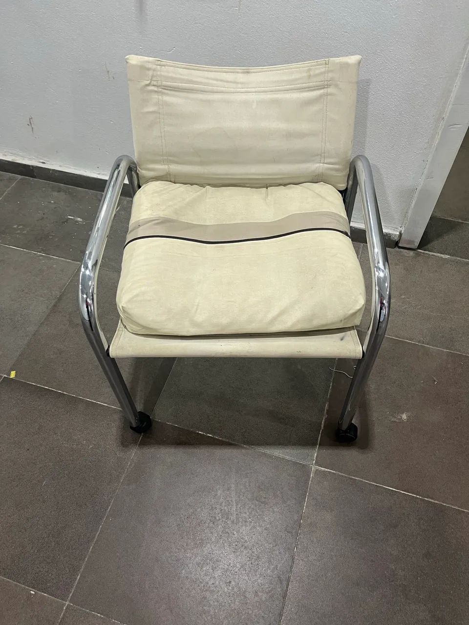 Cadeira com rodinhas  - Foto 2