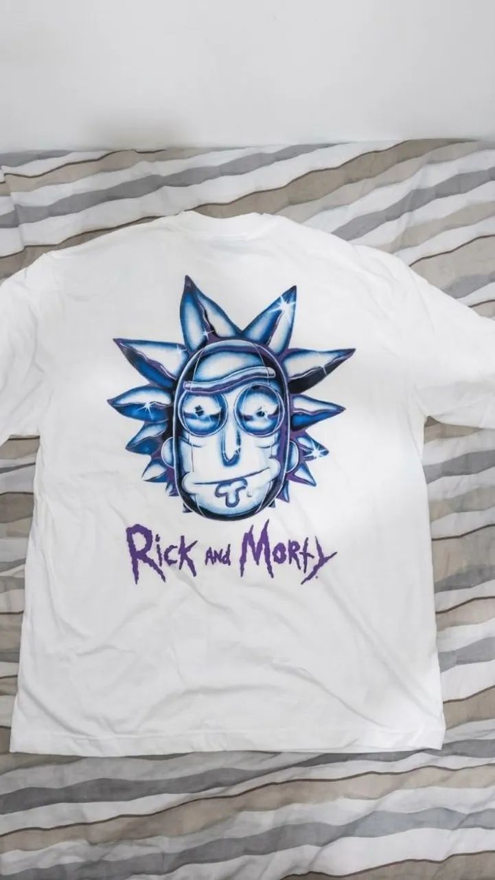 Camiseta Rick and Morty  - Foto 2