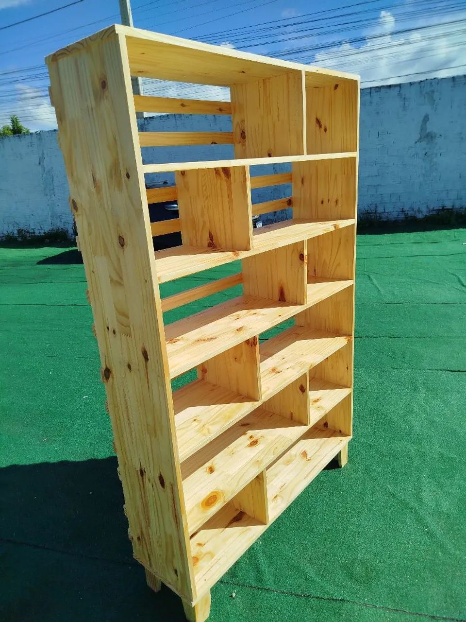 Multiuso com nichos (armário)