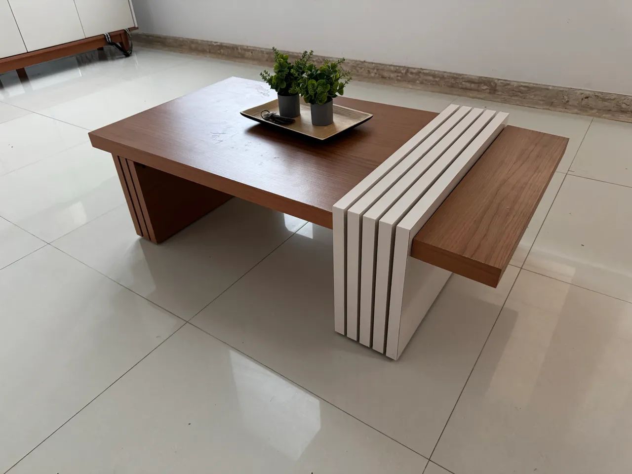 Vende-se Mesa de Centro em MDF