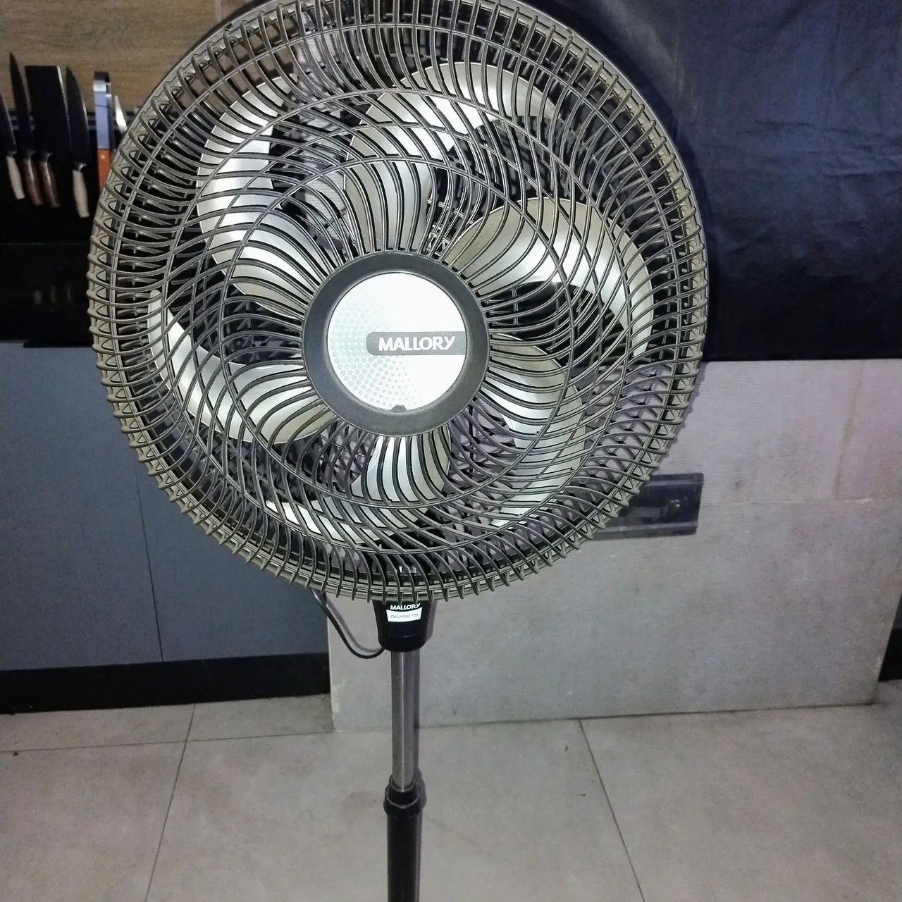 Ventilador de coluna Mallory 