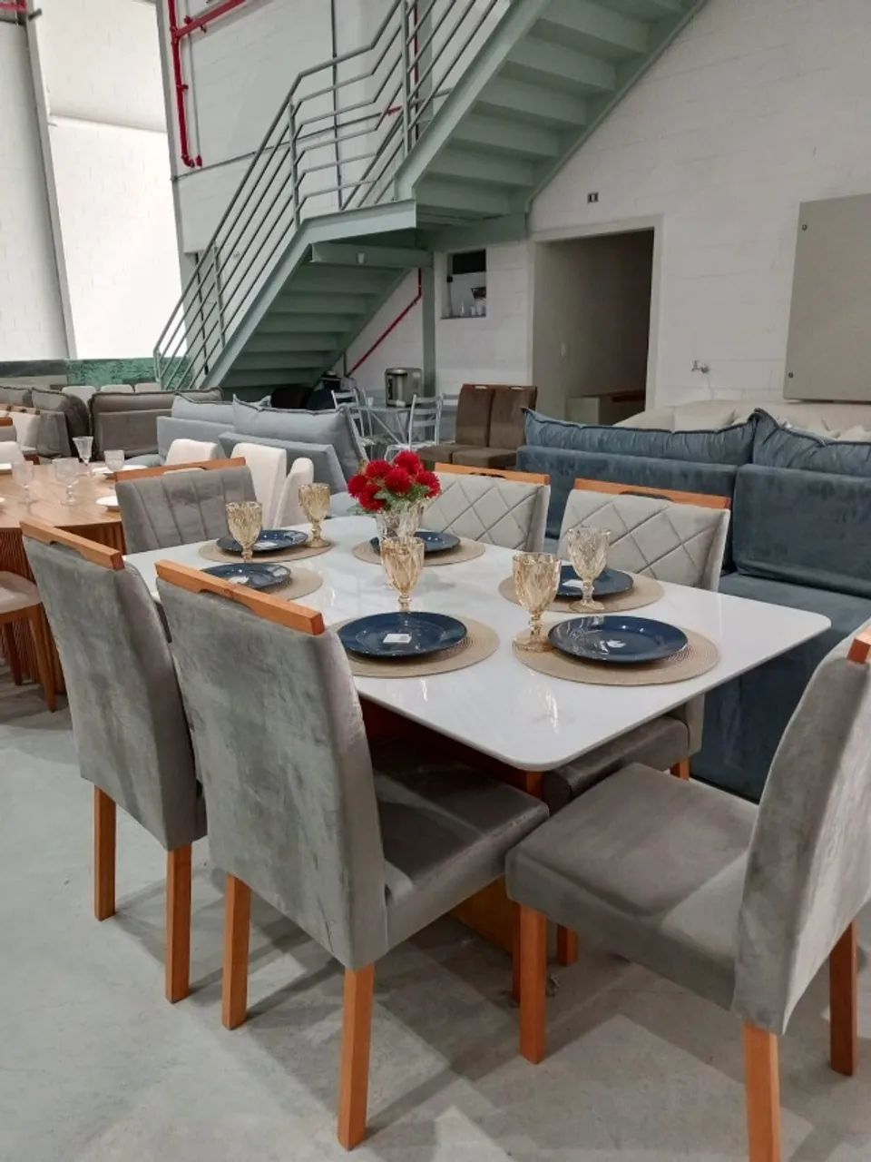 MESA DE JANTAR COM 6 CADEIRAS 1,60 (NOVA)
