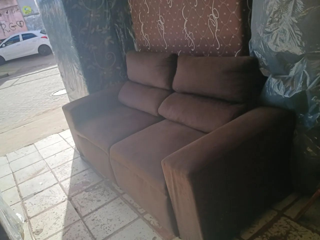 Vendo um sofá retrátil sofá novo 