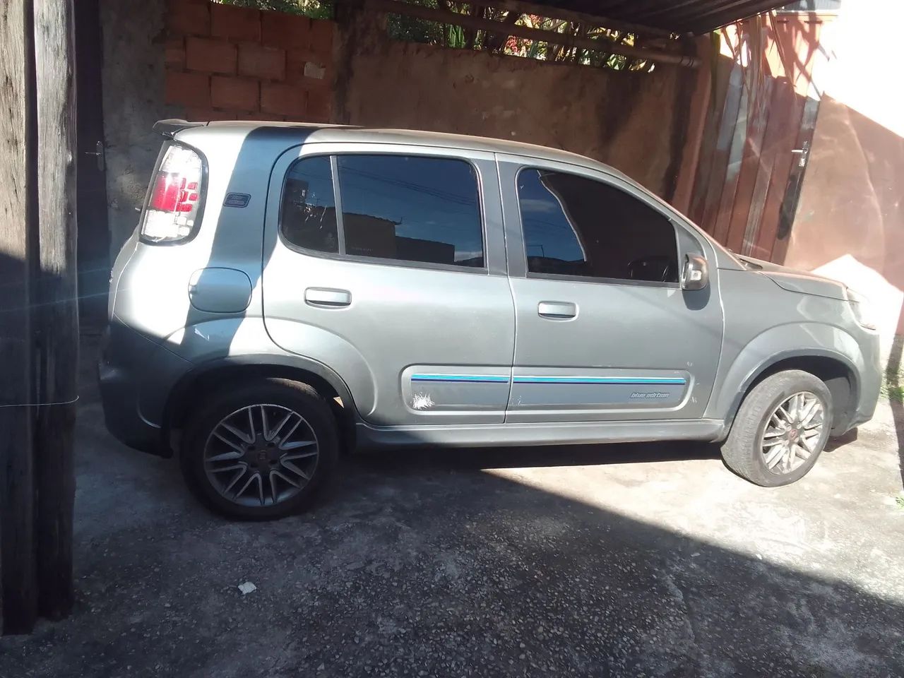 Fiat Uno Sporting 1.4 EVO Fire Flex 8V 4P 2016 - Foto 4