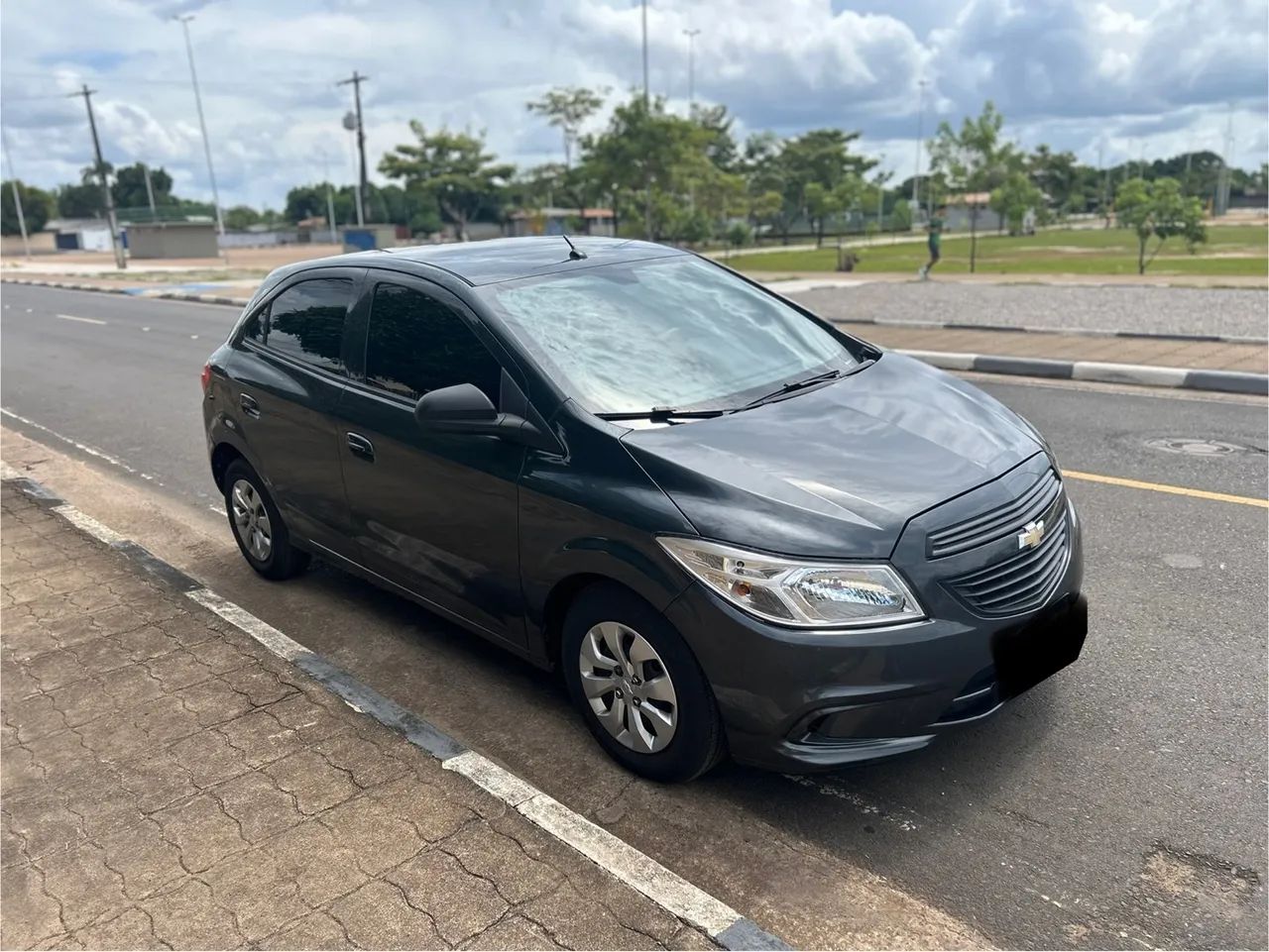 Chevrolet Onix JOY Hatch 1.0 8V Flex Mec. 4P 2019 - Foto 2