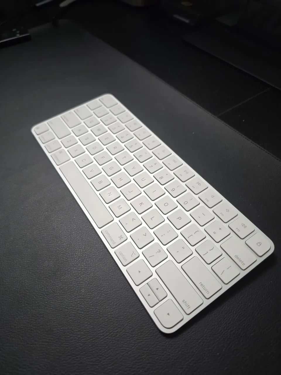 Magic Keyboard Apple Usb-C - Periféricos e Acessórios de