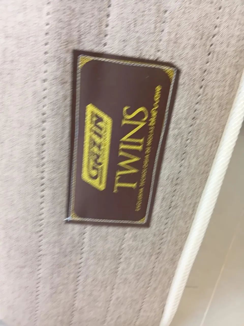 COLCHÃO SEMI NOVO!