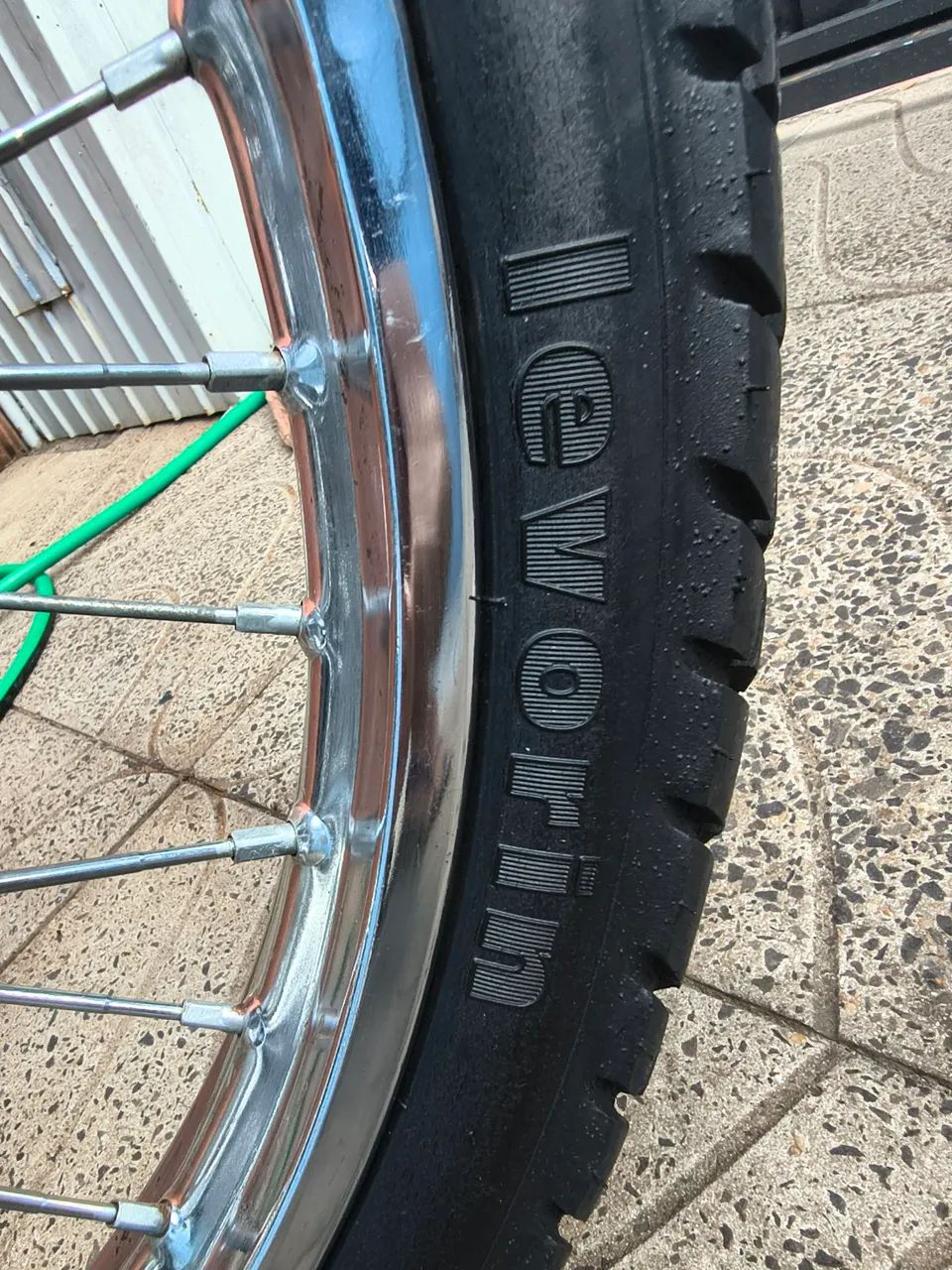 Pneus Levorin para moto Falcon dianteiro e traseiro  - Foto 2