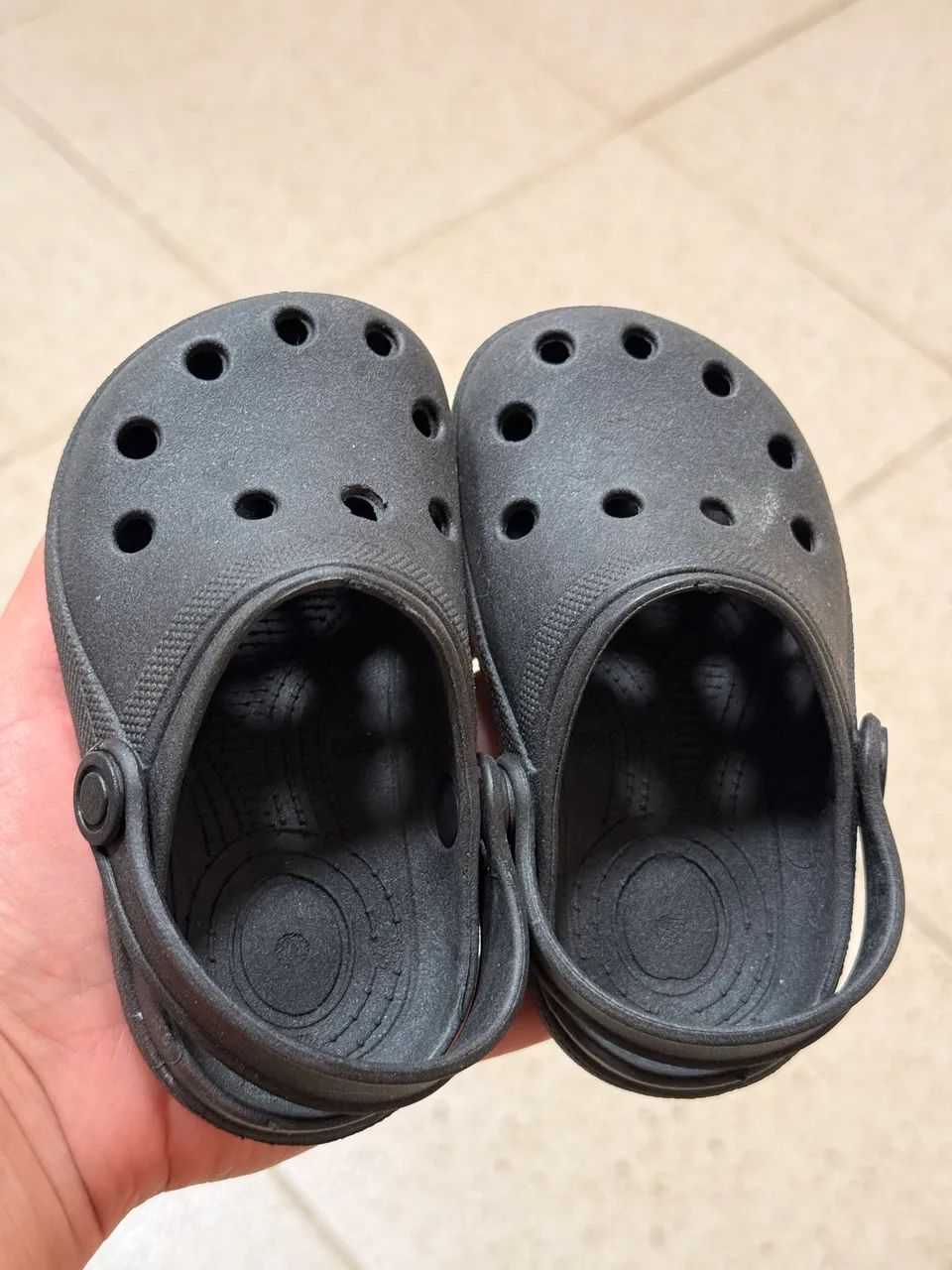 Kit sapatos menino (tênis/ crocs/chinelo)  - Foto 3