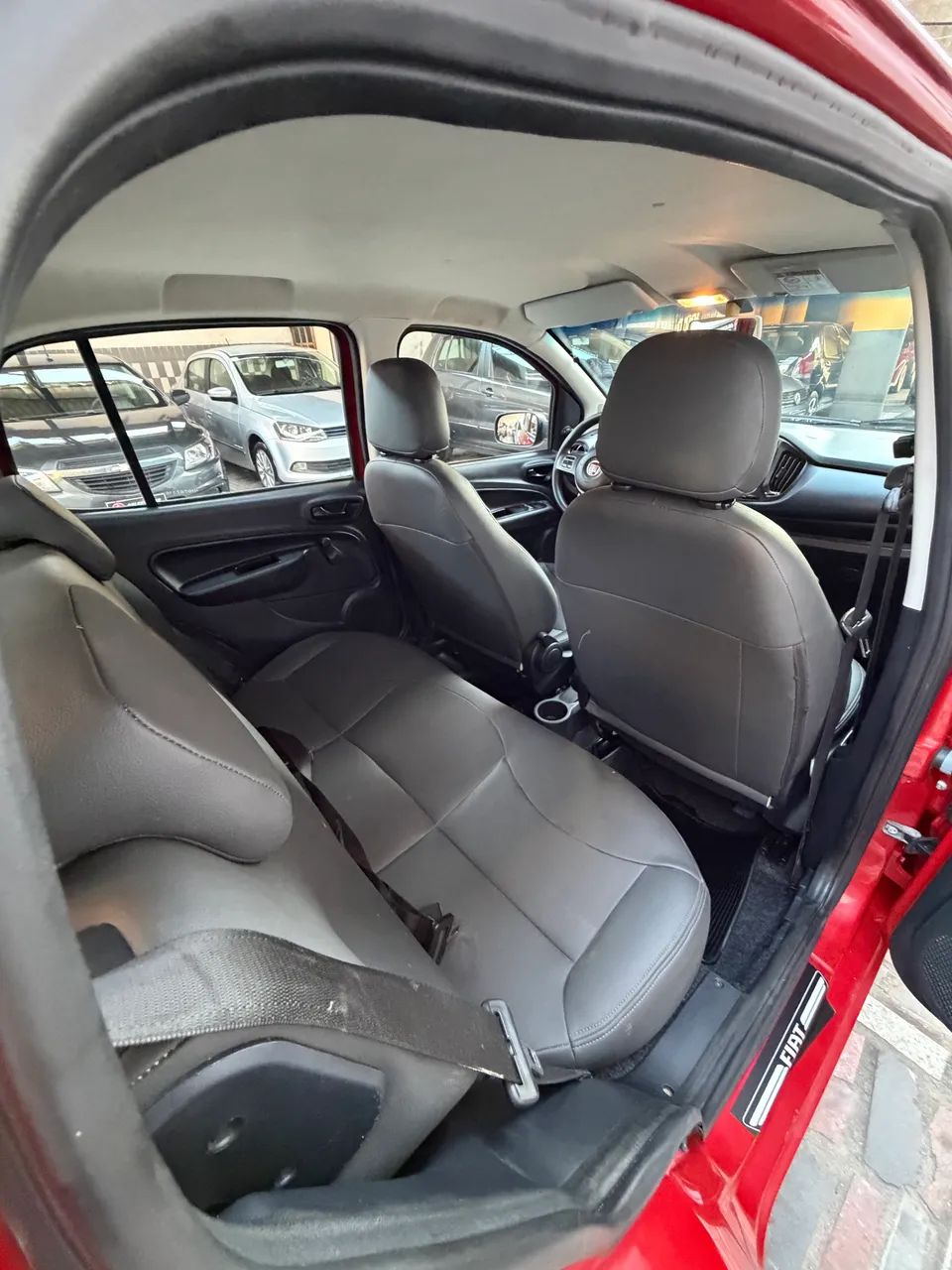 Fiat Uno Attractive 1.0 Flex 6V 5P 2017 - Foto 2
