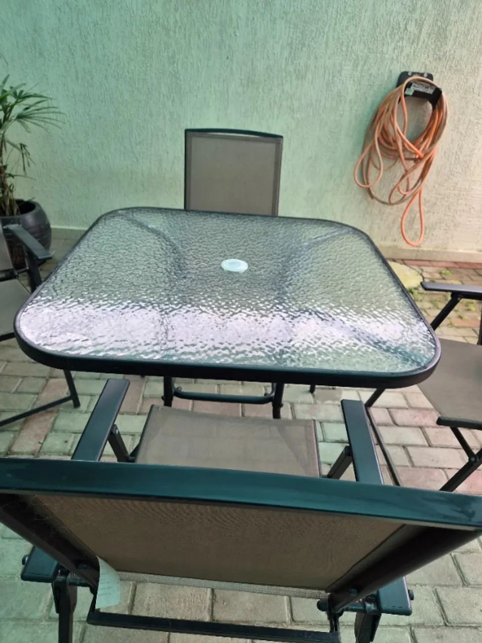 Mesa com 4 cadeiras- Área externa  - Foto 2
