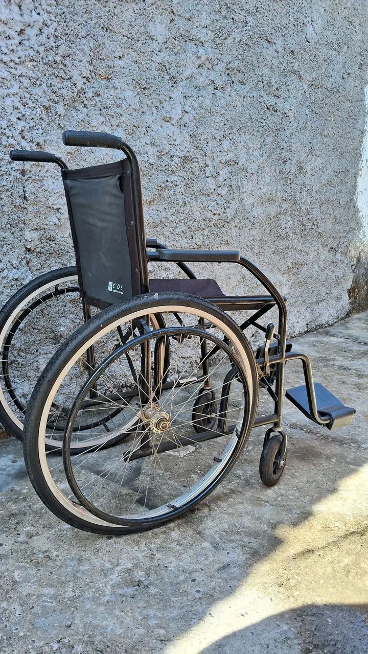 Cadeira de Rodas  - Foto 3