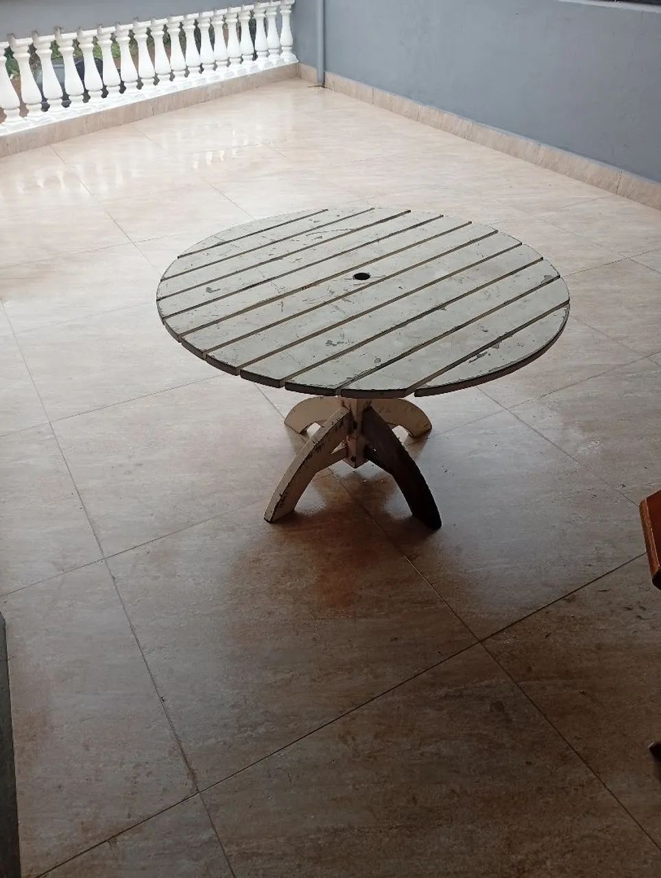 Mesa de madeira maciça  - Foto 2